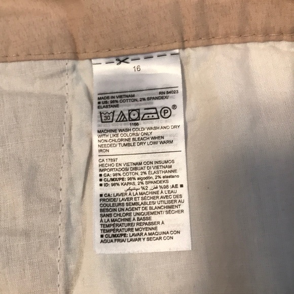 NWT Old Navy Mid-Rise Twill Everyday Short Size 16 - Picture 5 of 5